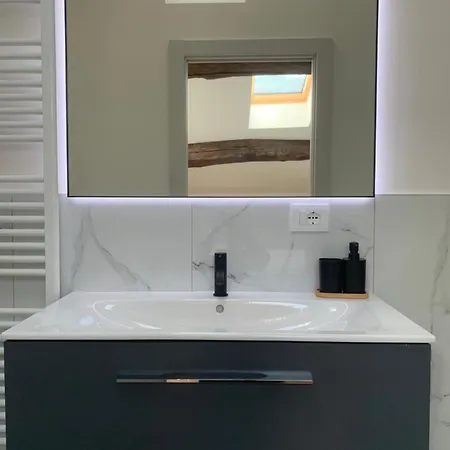 Spazio Perlasca 3 - شقة تْشيرنوبيو