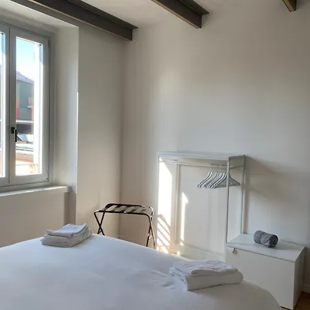 Spazio Perlasca 3 - شقة