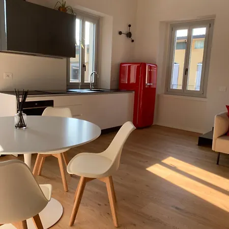 Spazio Perlasca 3 - شقة