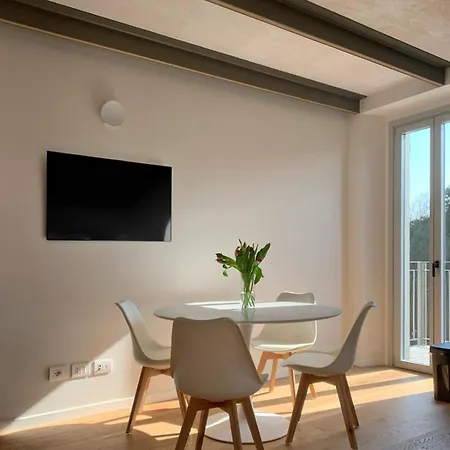 Spazio Perlasca 3 - شقة تْشيرنوبيو